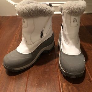 The North face snow boots